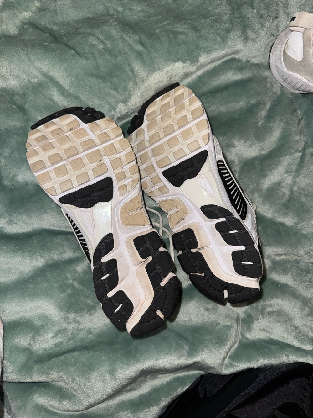 Nike vomero 5 White and Black - Picture 4 of 5